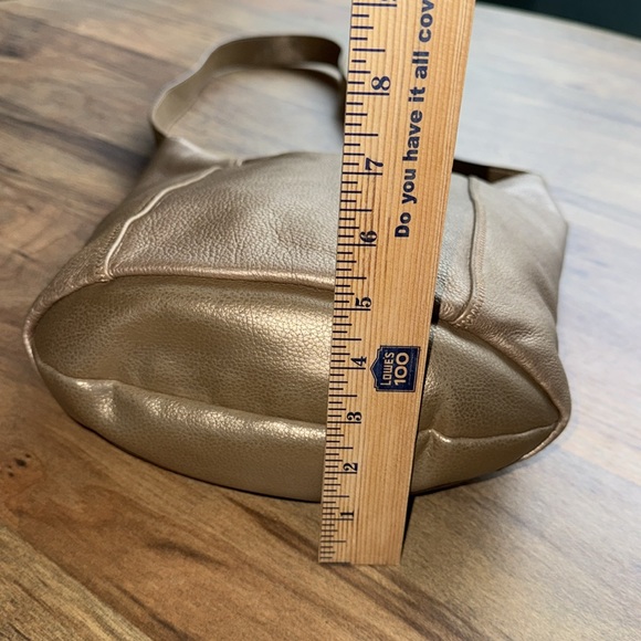 The Sak Gold Leather Shoulder Bag - Picture 9 of 14